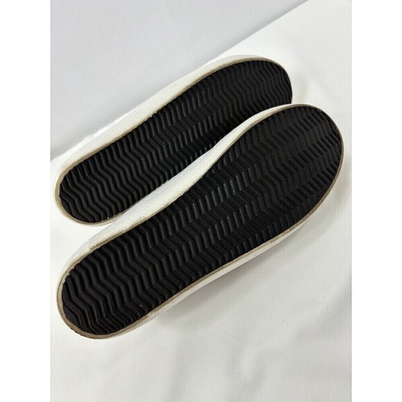 Steve Madden Starling Sneaker White Grey Suede Size 8.5 Perforated Star Accent - Picture 9 of 13